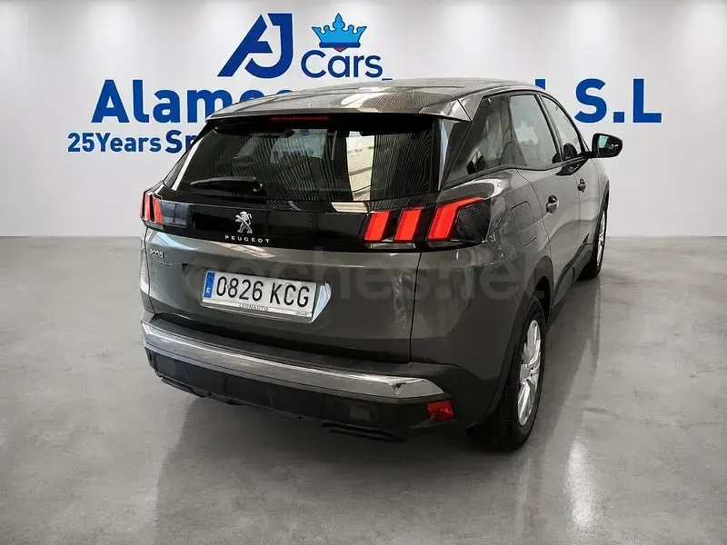 Usado Peugeot 3008 Active 120 CV (88 kW) 2017 Gris / plata SUV