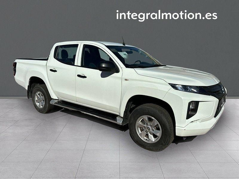 Usado Mitsubishi L200 150 CV (110 kW) 2021 Blanco Pickup/Camioneta