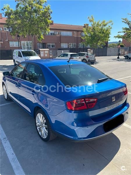 Usado Seat Toledo XCELLENCE 110 CV (80 kW) 2018 Azul Utilitario