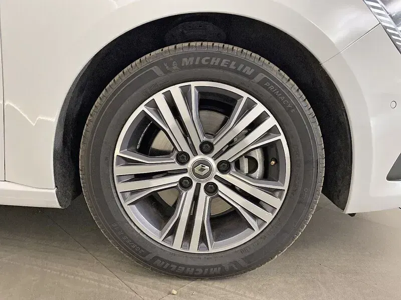 Usado Renault Mégane Zen 94 CV (69 kW) 2023 Blanco Berlina