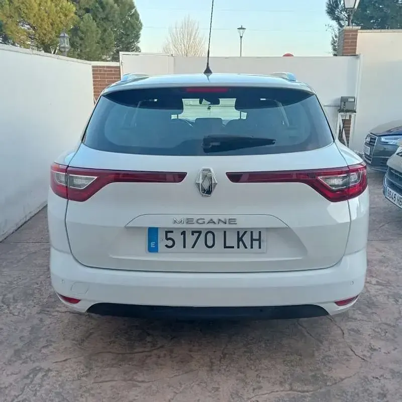 Käytetty Renault Mégane Business 116 HP (85 kW) 2020 Valkoinen Viistoperä