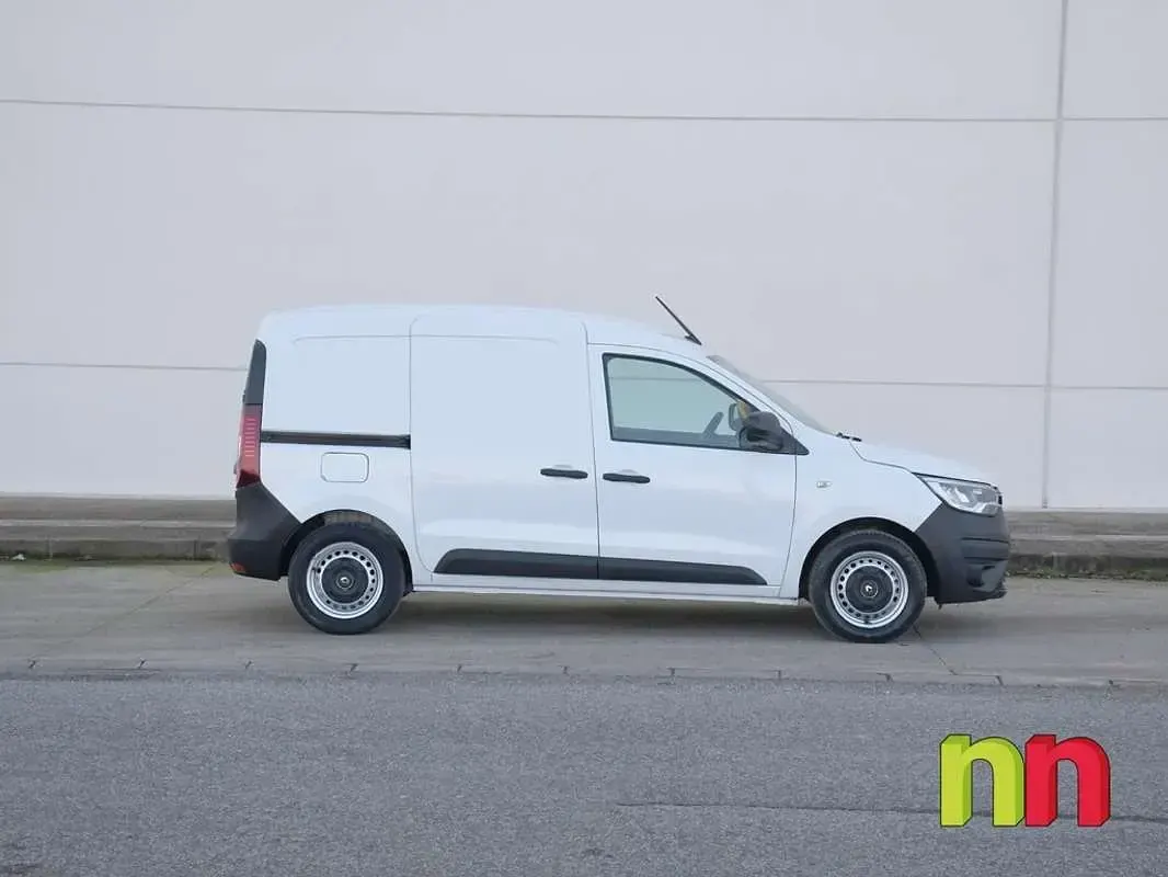 Usado Renault Kangoo 114 CV (83 kW) 2022 Blanco Monovolumen