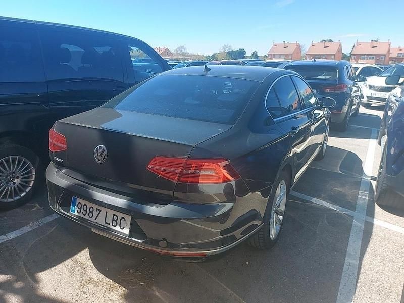 Usado VW Passat Sportline 150 CV (110 kW) 2019 Berlina