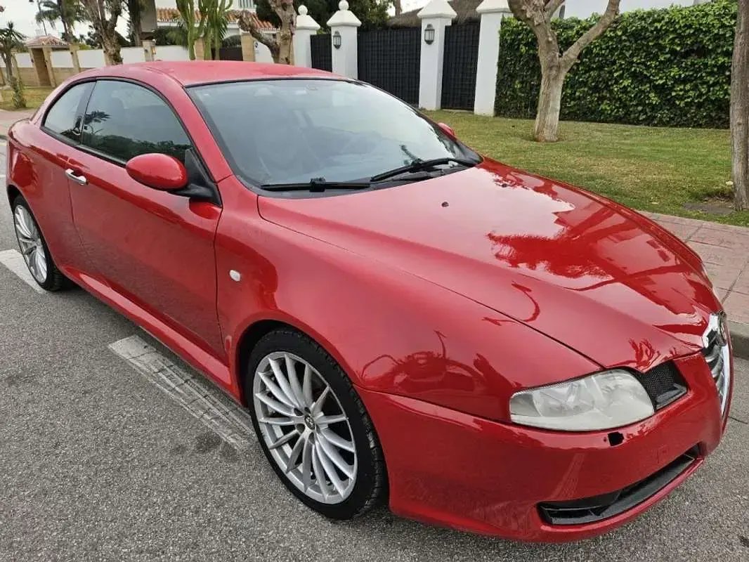 Usado Alfa Romeo GT Distinctive 150 CV (110 kW) 2006 Rojo Coupe