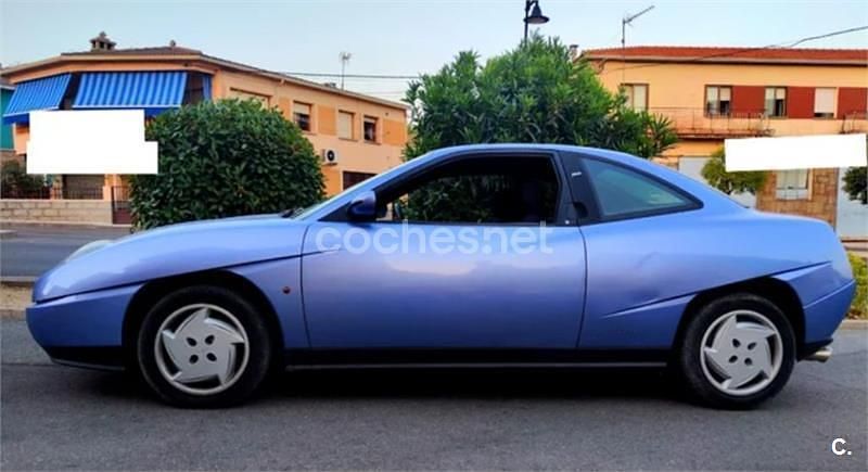 Usado Fiat Coupé 130 CV (95 kW) 1997 Violeta / lila Coupe