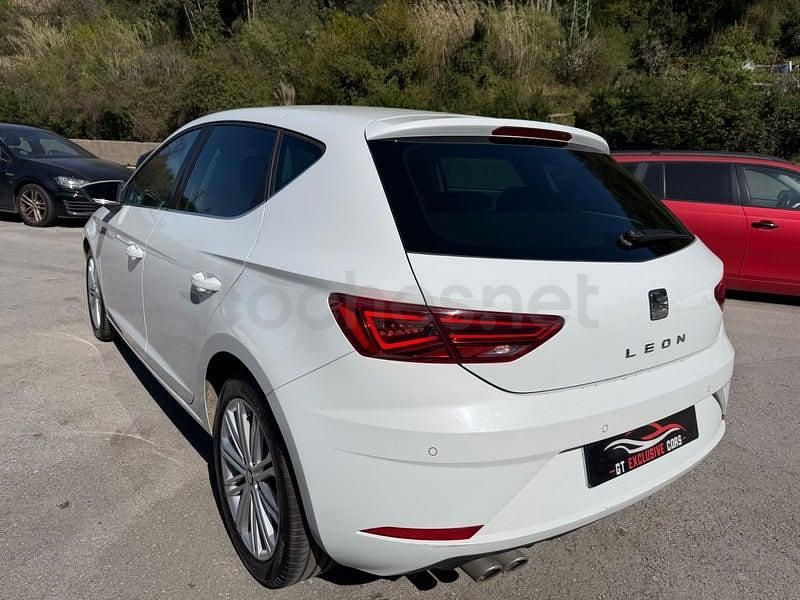 Usado Seat Leon XCELLENCE 150 CV (110 kW) 2020 Blanco Berlina