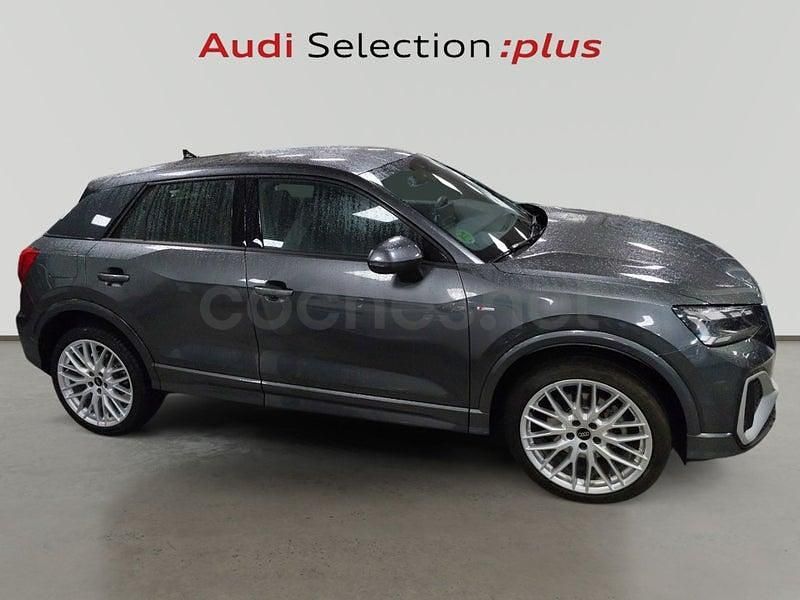 Usado Audi Q2 150 CV (110 kW) 2025 Gris / plata SUV
