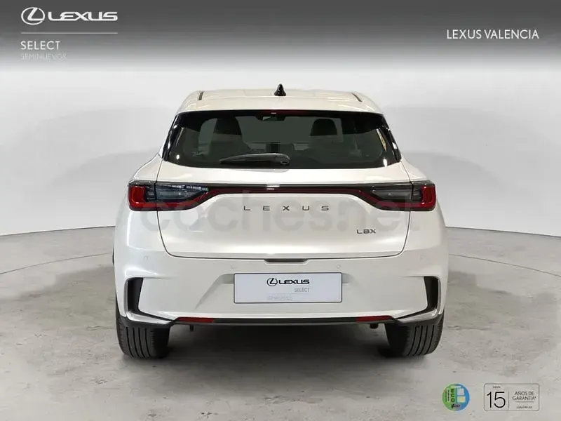 Usado Lexus LBX 136 CV (100 kW) 2024 Blanco SUV
