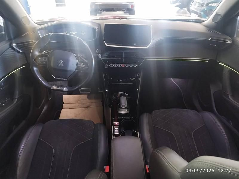 Usado Peugeot 2008 GT 130 CV (95 kW) 2021 Rojo SUV