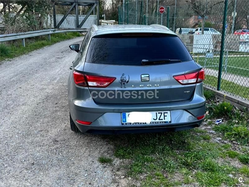 Käytetty Seat Leon Style 110 HP (80 kW) 2017 Harmaa Farmari