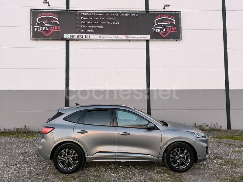 Usado Ford Kuga ST-Line 150 CV (110 kW) 2022 Gris / plata SUV