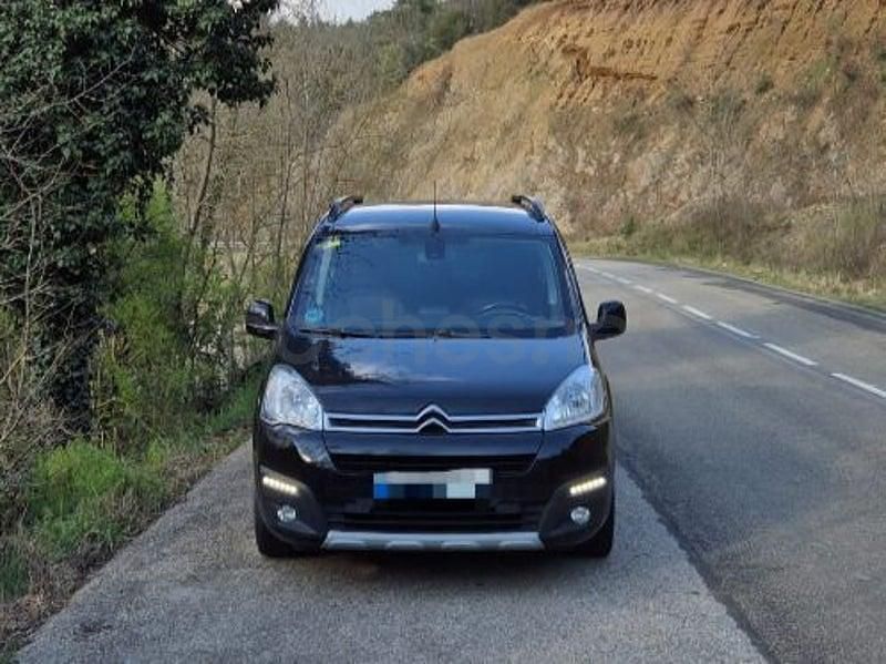 Usado Citroën Berlingo XTR 120 CV (88 kW) 2016 Negro Monovolumen