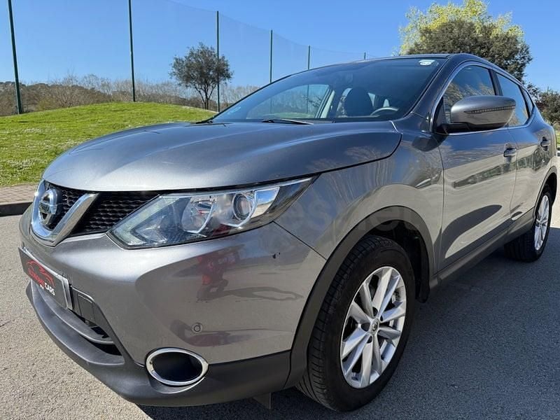Usado Nissan Qashqai Acenta 115 CV (84 kW) 2015 Gris / plata SUV
