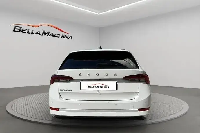 Usado Skoda Octavia Ambition 151 CV (111 kW) 2021 Amarillo Familiar
