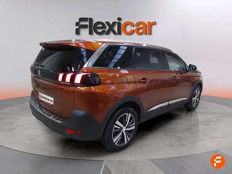 Usado Peugeot 5008 Allure 131 CV (96 kW) 2023 Marrón SUV