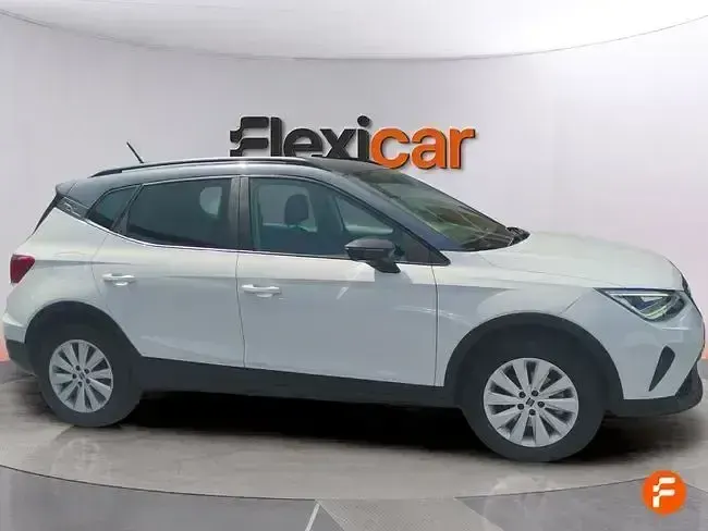 Usado Seat Arona Style 110 CV (80 kW) 2023 Blanco SUV