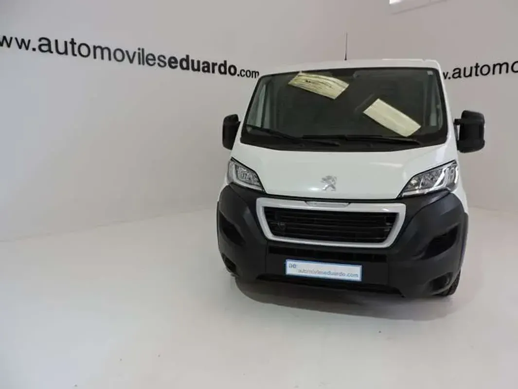 Usado Peugeot Boxer 120 CV (88 kW) 2020 Blanco Van