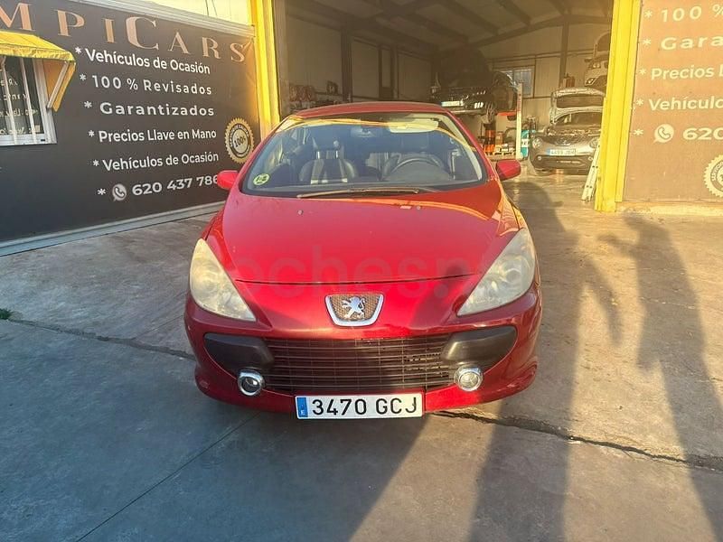 Usado Peugeot 307 CC Sport 136 CV (100 kW) 2008 Granate Descapotable