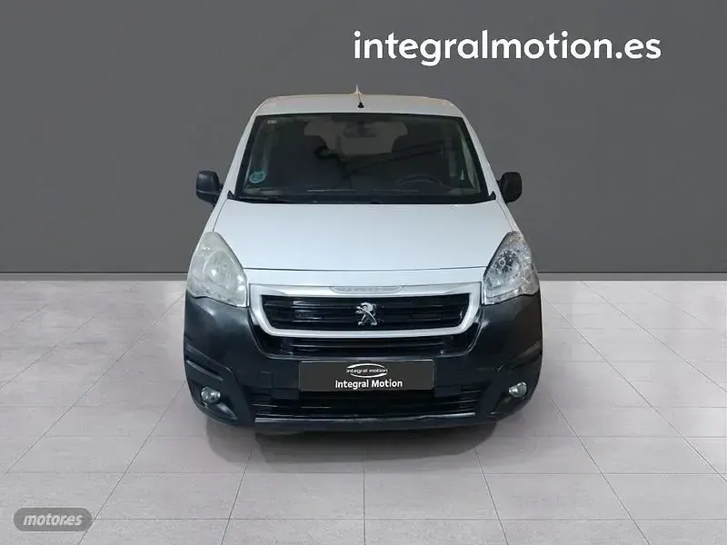 Usado Peugeot TePee Access 75 CV (55 kW) 2016 Blanco Van