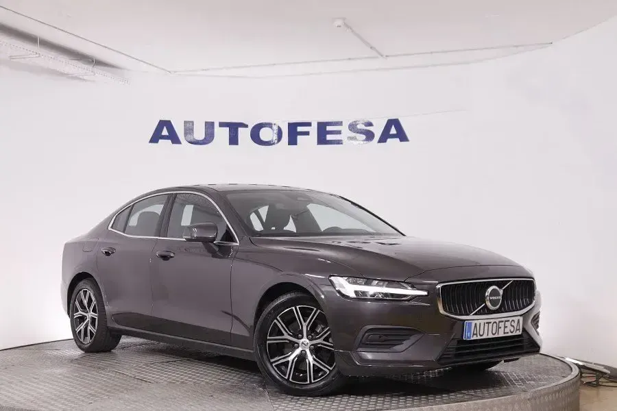 Usado Volvo S60 Core 197 CV (144 kW) 2023 Gris Berlina