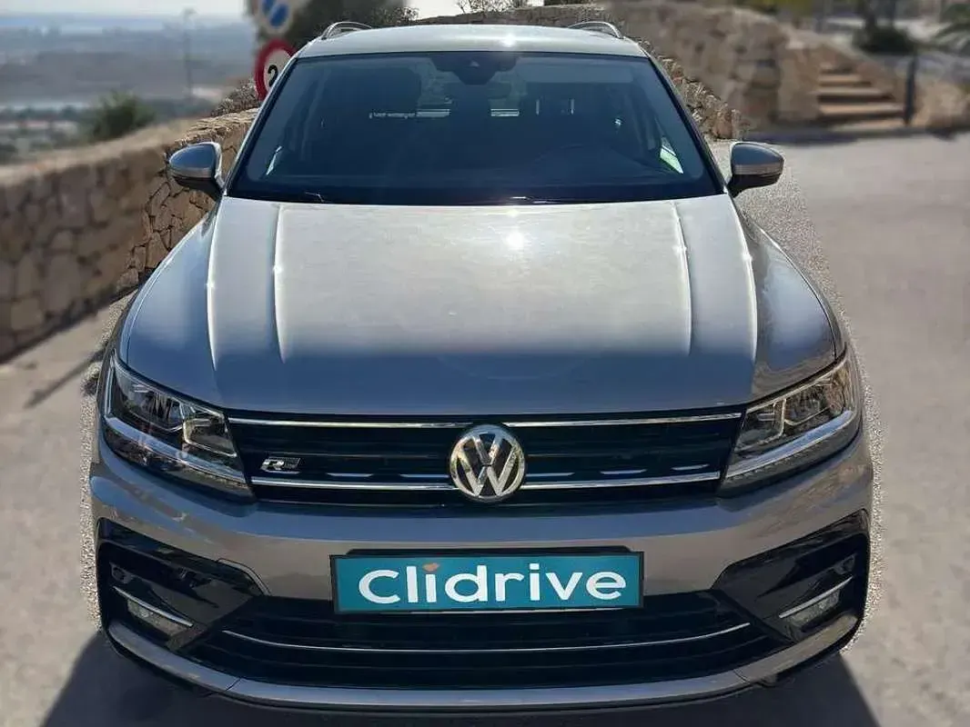 Usado VW Tiguan Sport 150 HP (110 kW) 2018 Cinzento SUV