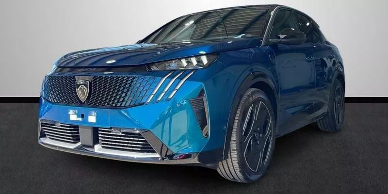 Azul claro Usado 2024 Peugeot e-3008 GT SUV | 44.990 € (Precio justo) - Imagen 1/4