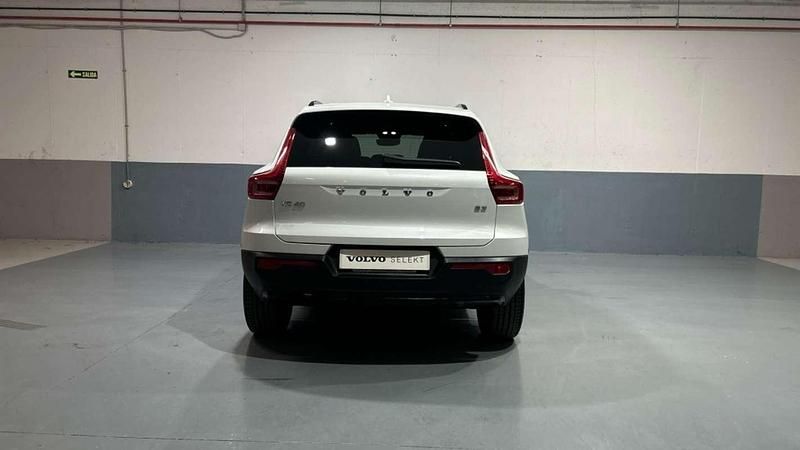 Usado Volvo XC40 Plus 163 CV (119 kW) 2024 Blanco SUV