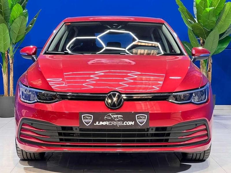 Usado VW Golf VIII Life 131 CV (96 kW) 2023 Burdeos Utilitario
