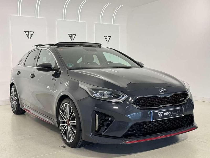 Usado Kia ProCeed GT 204 CV (150 kW) 2019 Gris Familiar