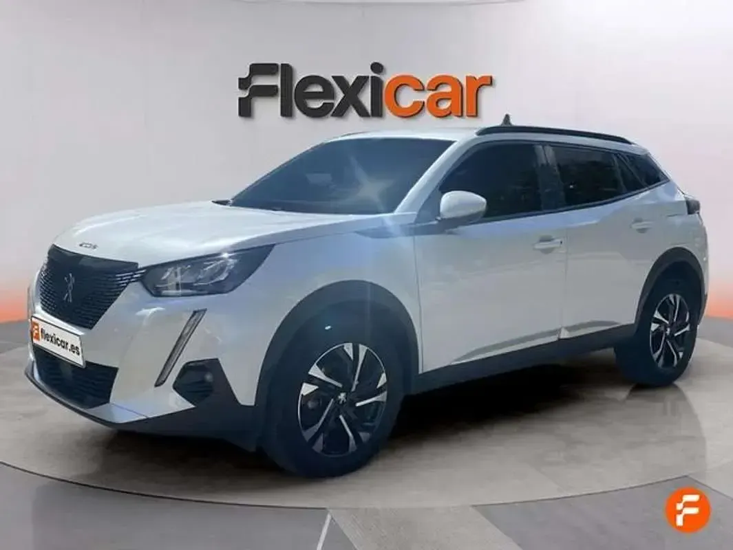Usado Peugeot 2008 Allure 131 CV (96 kW) 2020 Blanco SUV