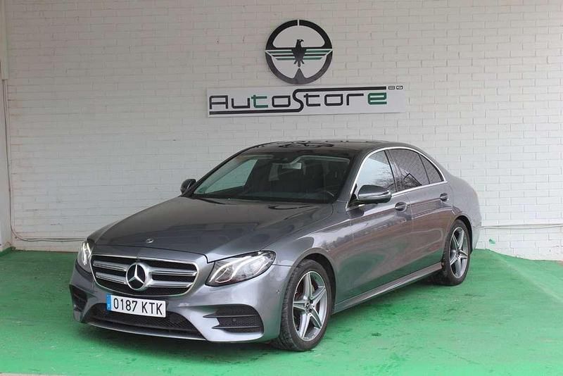 Usado Mercedes E220 194 CV (142 kW) 2019 Gris / plata Berlina