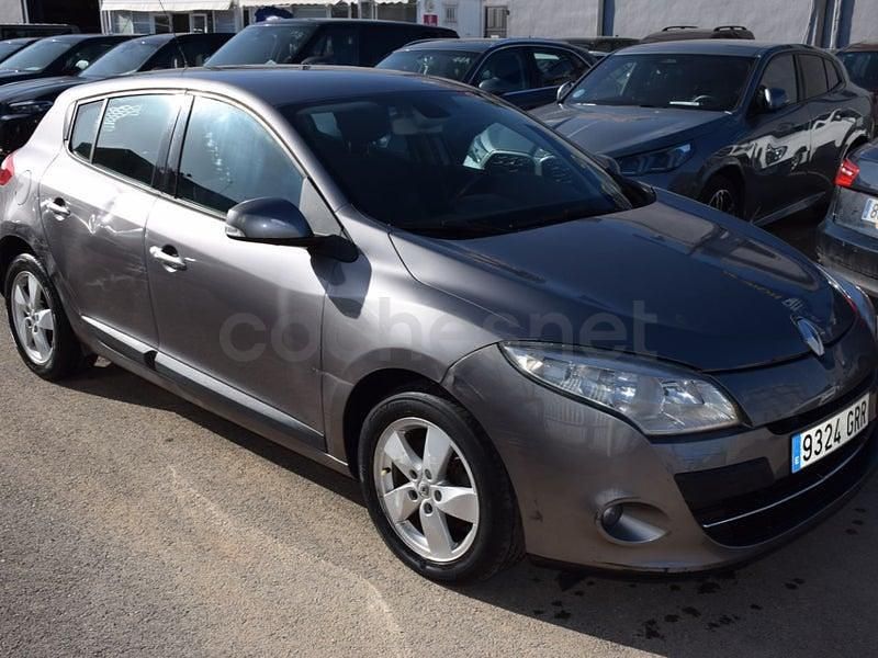 Usado Renault Mégane Dynamique 105 CV (77 kW) 2009 Gris / plata Berlina