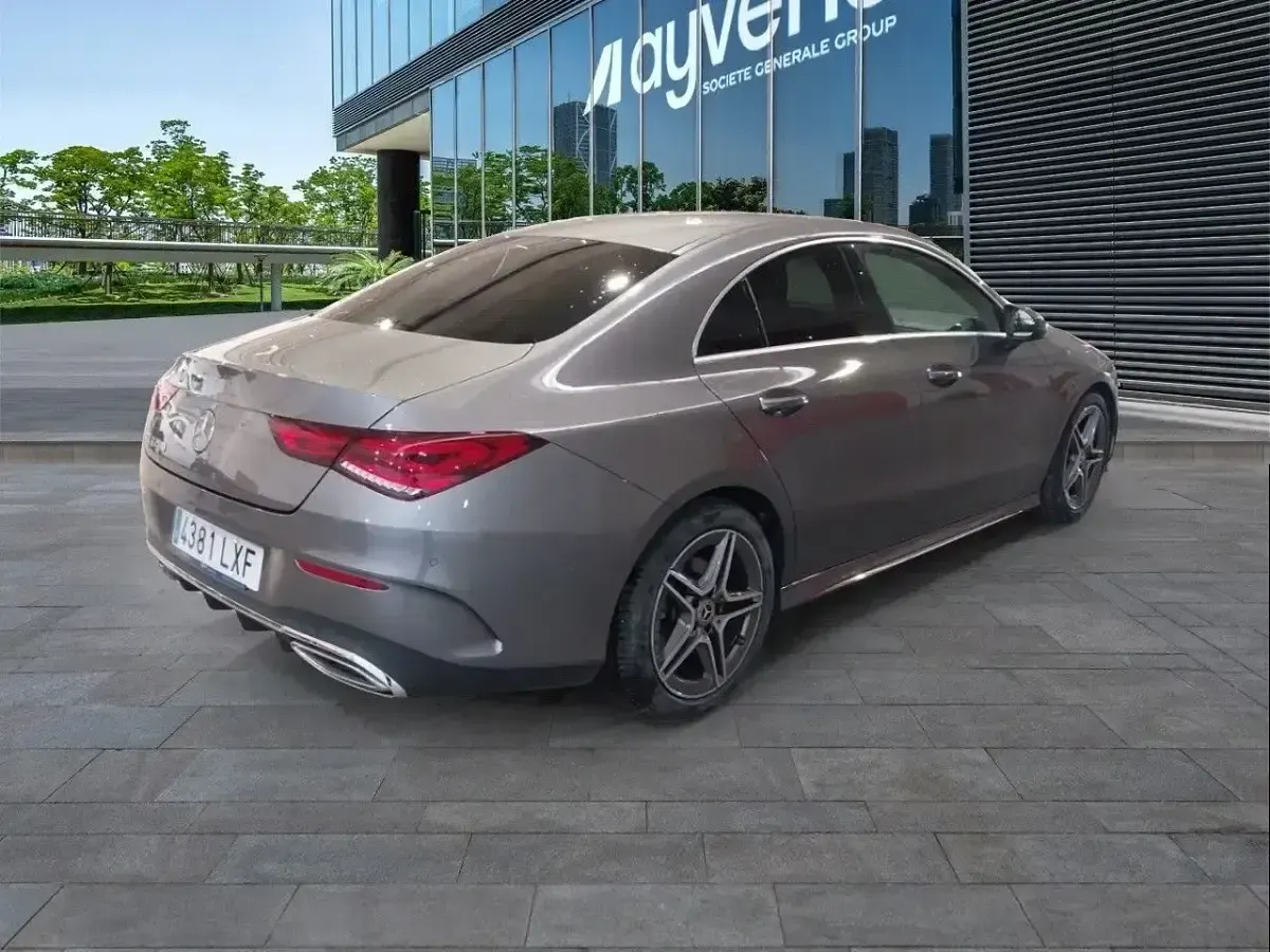 Usado Mercedes CLA200 163 CV (119 kW) 2022 Gris Berlina