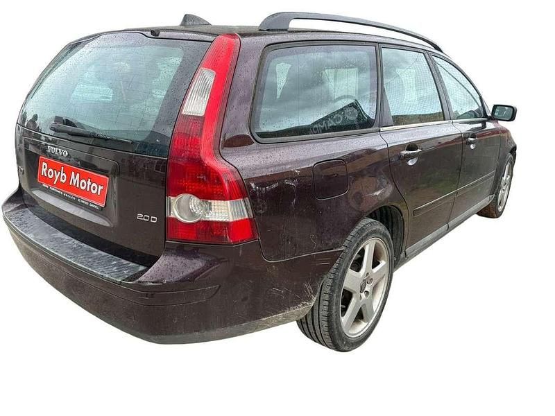 Usado Volvo V50 Kinetic 136 CV (100 kW) 2006 Burdeos Familiar