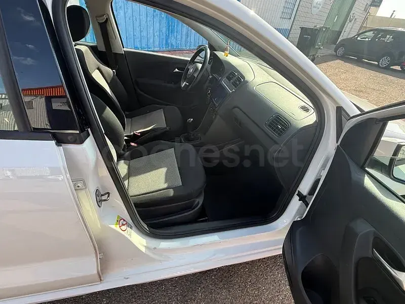 Usado VW Polo Advance 90 CV (66 kW) 2011 Blanco Utilitario