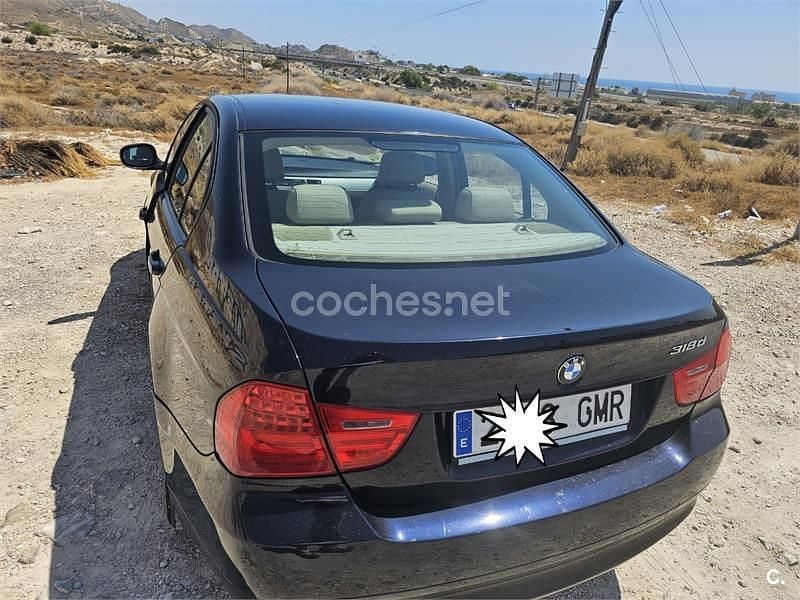Azul Usado 2009 BMW 318 Berlina | 5900 € (Precio justo) - Imagen 1/4