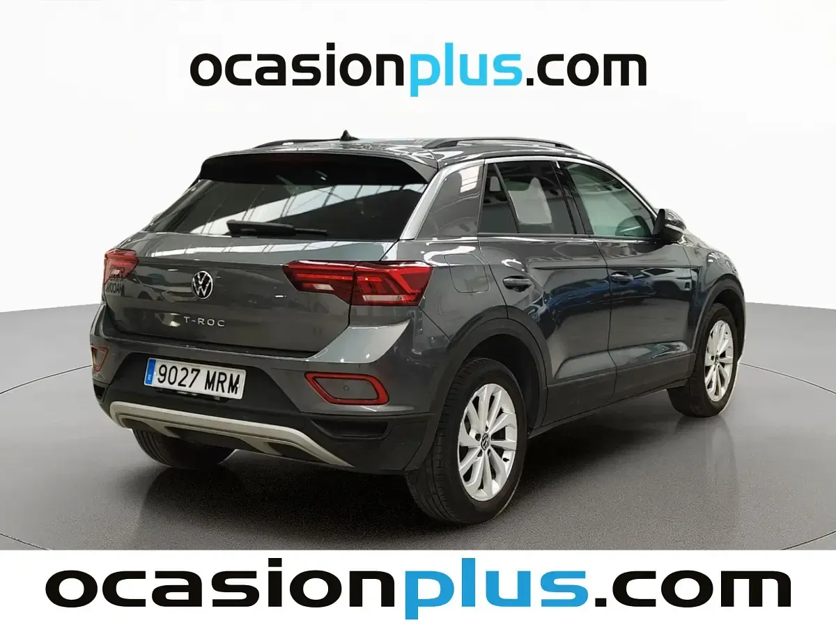 Usado VW T-Roc Life 110 CV (80 kW) 2024 Gris SUV