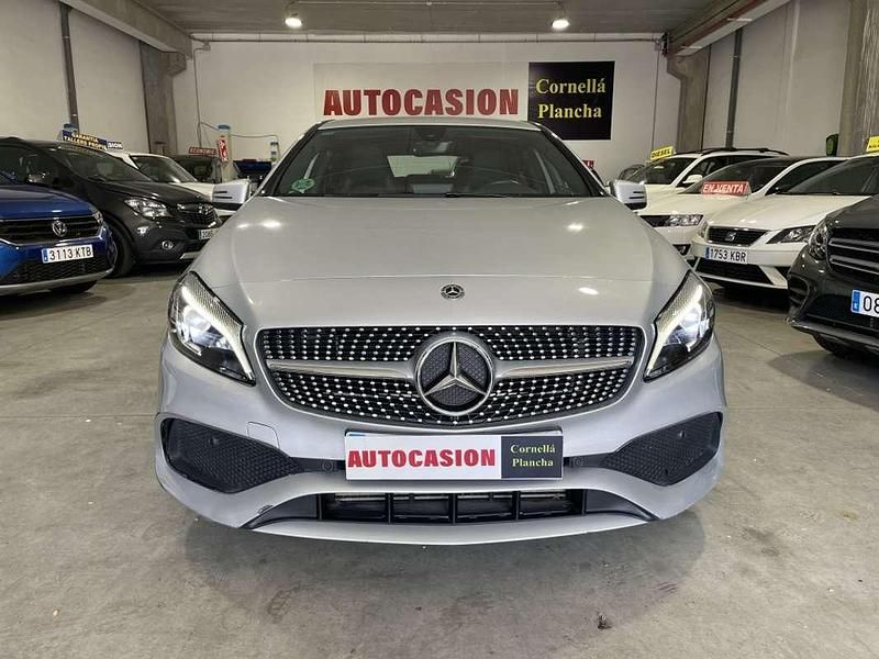Usado Mercedes A200 136 CV (100 kW) 2017 Plateado Utilitario