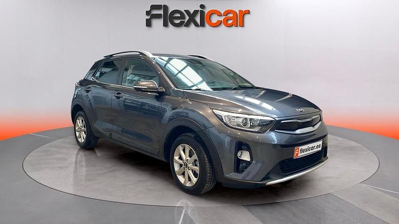 Usado Kia Stonic 84 CV (61 kW) 2019 Gris SUV