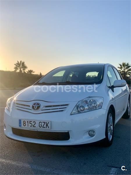 Blanco Usado 2010 Toyota Auris Berlina | 5000 € (Precio justo) - Imagen 1/4