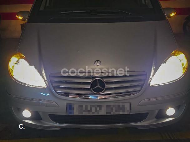 Usado Mercedes A150 Elegance 95 CV (69 kW) 2005 Gris / plata Monovolumen