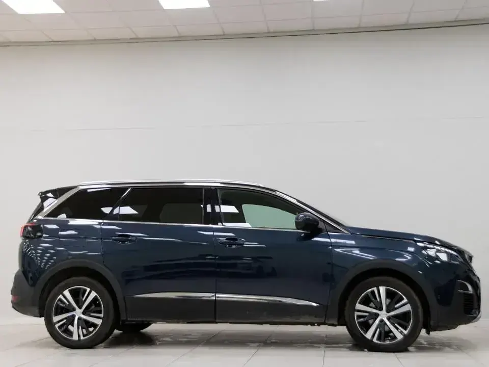 Usado Peugeot 5008 GT-line 120 CV (88 kW) 2017 Azul