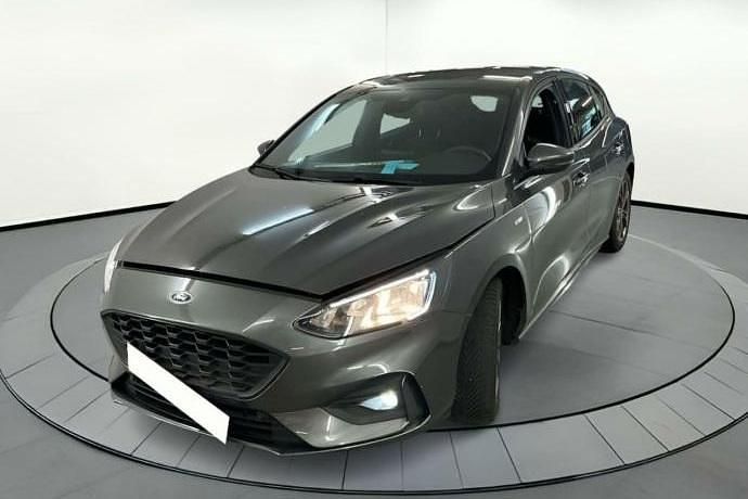Usado Ford Focus Business Edition 125 CV (91 kW) 2019 Gris Utilitario