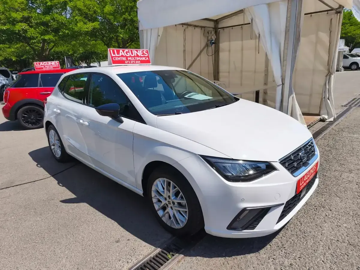 Usado Seat Ibiza FR 115 CV (84 kW) 2024 Blanco Utilitario
