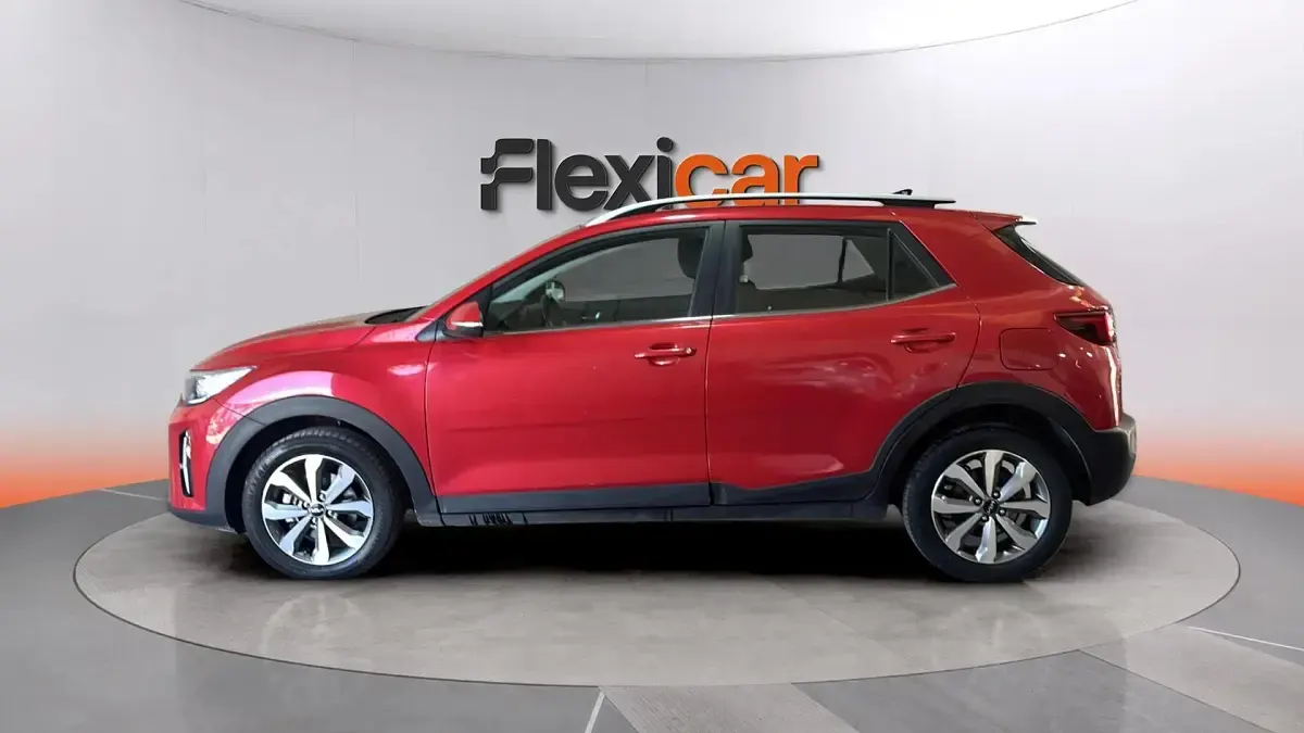 Usado Kia Stonic 101 CV (74 kW) 2024 Rojo SUV