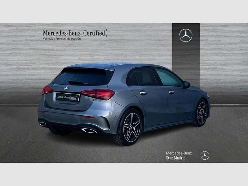 Usado Mercedes A180 109 CV (80 kW) 2025 Gris Utilitario