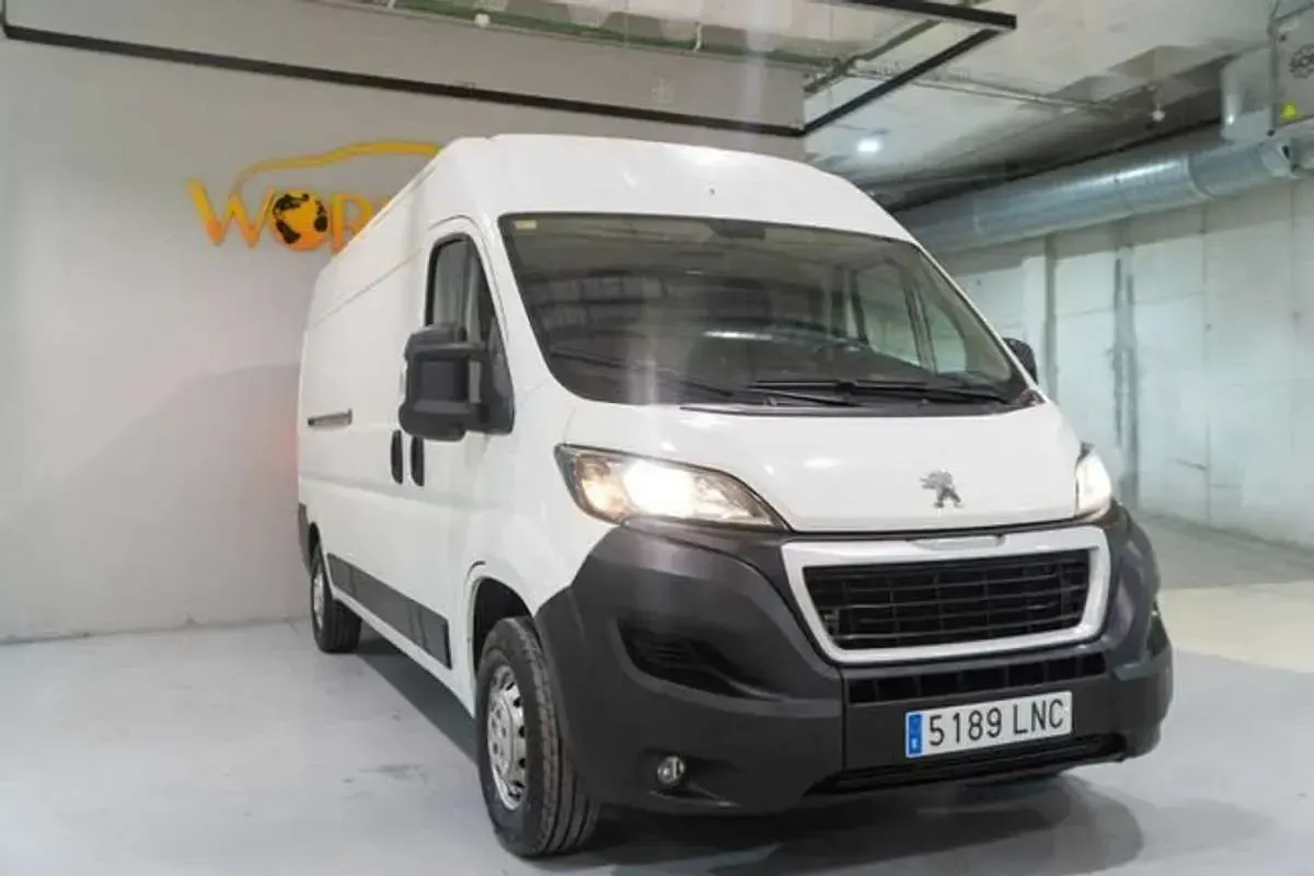 Usado Peugeot Boxer S 140 CV (102 kW) 2021 Blanco Van