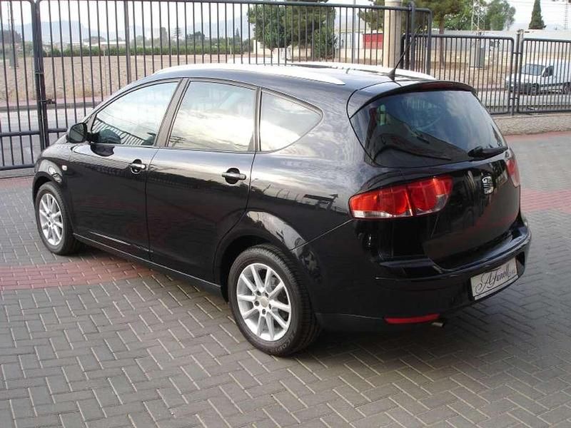 Usado Seat Altea Stylance 105 CV (77 kW) 2009 Negro Monovolumen