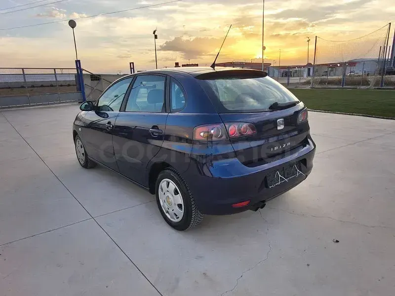 Usado Seat Ibiza Sport 100 CV (73 kW) 2007 Azul Utilitario