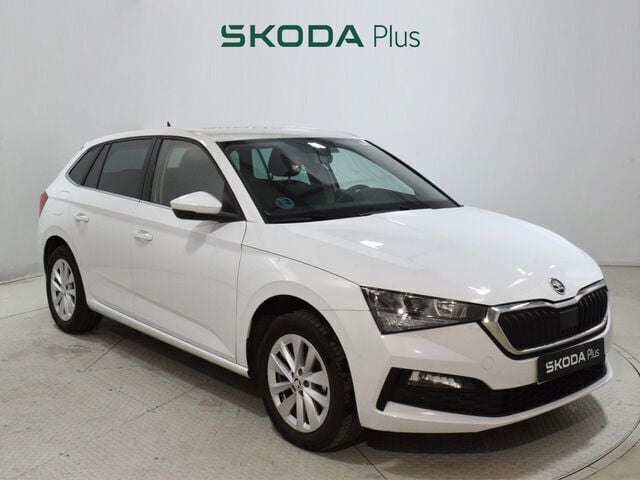 Blanco Usado 2023 Skoda Scala Selection Utilitario | 15.500 € (Buen precio) - Imagen 1/4